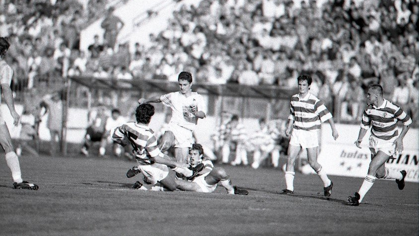 Momentka zo zápasu Slovana s Ferencvárosom v roku 1992 v Bratislave.