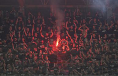 Ferencváros spoznal trest za vyčínanie fanúšikov. Prázdne miesta na Tehelnom poli zaplnia deti
