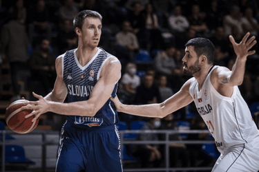 EYOF 2022: Basketbalové výbery Slovenska zlyhali vo štvrťfinále