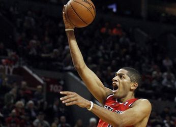 NBA: Los Angeles Clippers predĺžil kontrakt s dvojicou hráčov