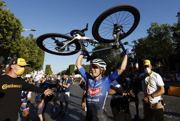 Tour de France 2022: Peter Sagan bojoval o triumf, záverečnú etapu ovládol Philipsen