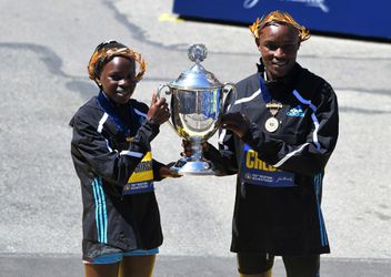 Bostonský maratón vyhrali Keňania Chebet a Jepchirchirová