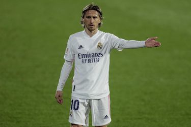 Luka Modrič nebude meniť dres, s Realom Madrid predĺžil zmluvu