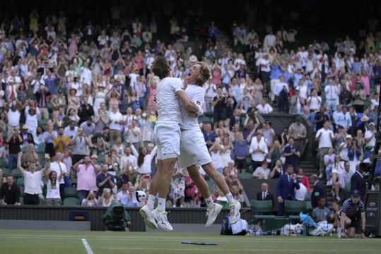 Wimbledon: Austrálski deblisti Purcell s Ebdenom získali prvý grandslam po päťsetovej bitke
