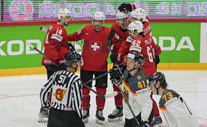 MS v hokeji: Švajčiari prešli skupinou bez jedinej prehry. Poznajú aj štvrťfinálového súpera