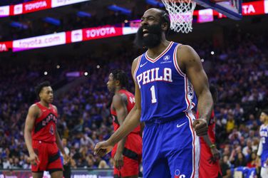NBA: Vedenie ligy vyšetruje uzavretie kontraktu medzi Philadelphiou a Hardenom
