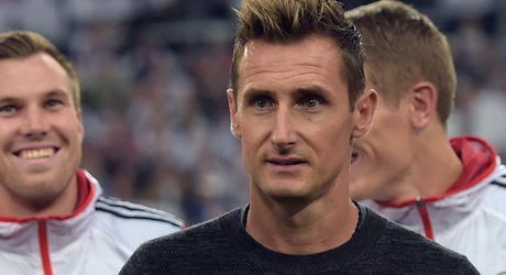 Miroslav Klose zažije premiéru ako hlavný tréner. Bývalý kanoniér sa sťahuje do Rakúska