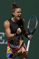 WTA Nottingham: Maria Sakkariová postúpila do štvrťfinále cez Rebeccu Marinovú