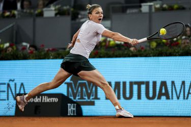 WTA Madrid: Halepová postúpila do štvrťfinále, Benčičová skončila na rakete Jabeurovej