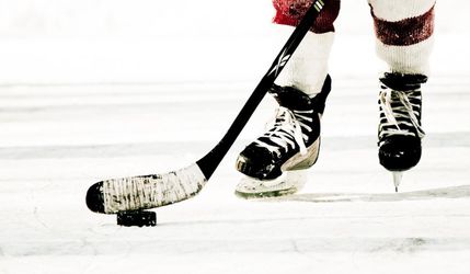 Tragédia v Rusku, pri tréningu po zásahu pukom zomrel 14-ročný hokejista
