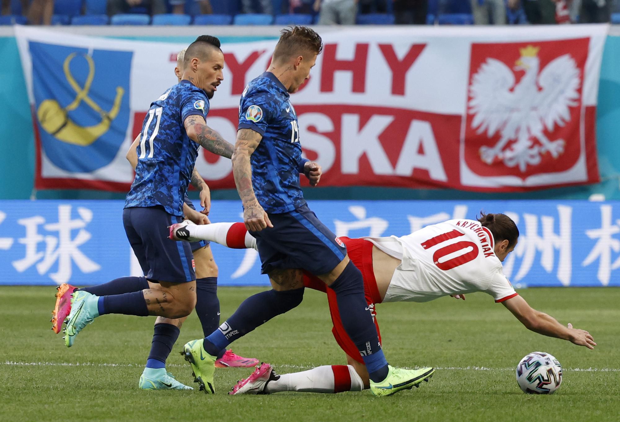 EURO 2020: Poľsko - Slovensko (zľava Marek Hamšík, Juraj Kucka a Grzegorz Krychowiak)