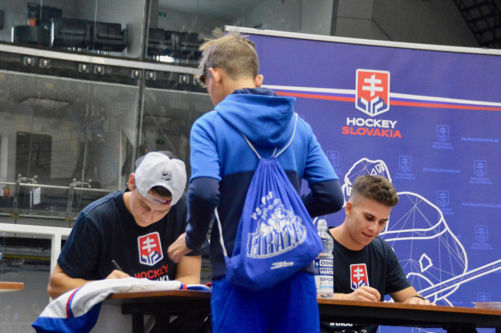 Autogramiáda draftovaných hokejistov v Poprade