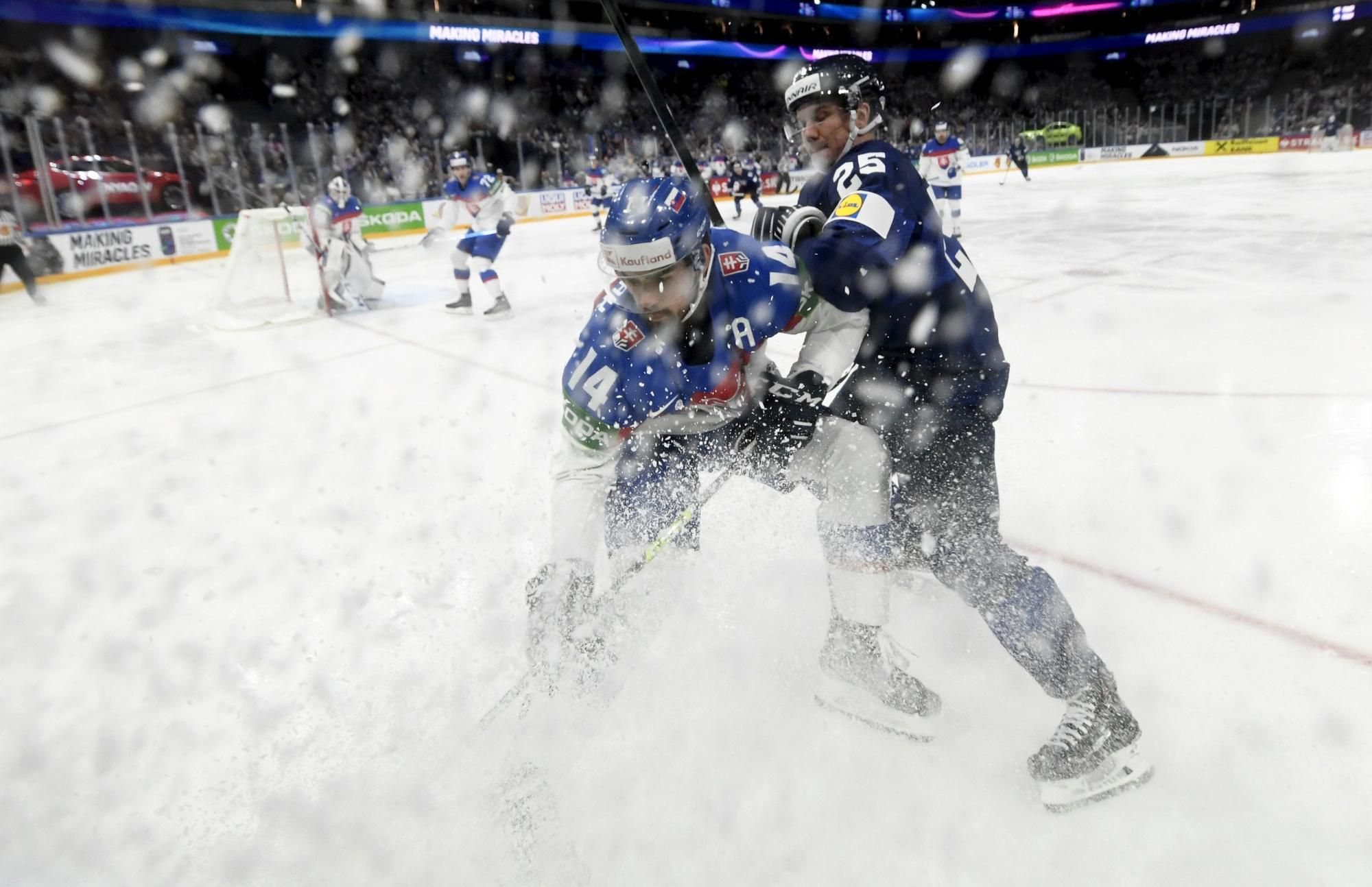 MS v hokeji 2022: Slovensko - Fínsko (Peter Čerešňák a Toni Rajala)