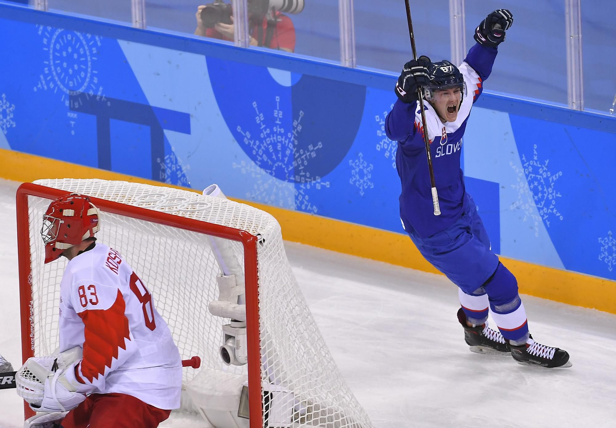 Slovenskí hokejisti si v prvom zápase na olympiáde v Pjongčangu pripísali cenné víťazstvo nad Ruskom.