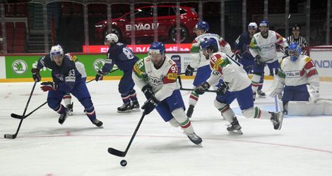 MS v hokeji: Francúzi dokázali proti Taliansku v závere vyrovnať, v predĺžení rozhodol Gallet