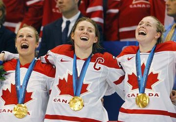 Bývalá úspešná kanadská hokejistka sa stala asitentkou generálneho manažéra v Toronte