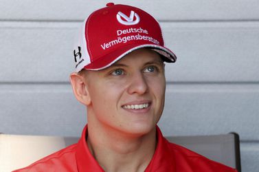 Mick Schumacher môže už v budúcej sezóne F1 napodobniť svojho slávneho otca
