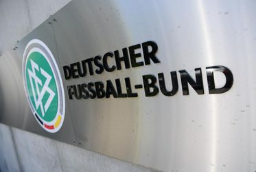 Týždeň pred voľbou nového vedenia čelí Nemecký futbalový zväz vyšetrovaniu