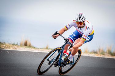 Miláno - San Remo: Peter Sagan nemohol bojovať o víťazstvo. Zastavili ho technické problémy