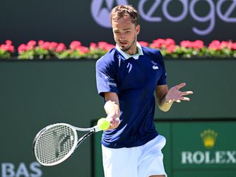 ATP Indian Wells: Medvedev prehral a príde o post jednotky, na turnaji končí aj Tsitsipas
