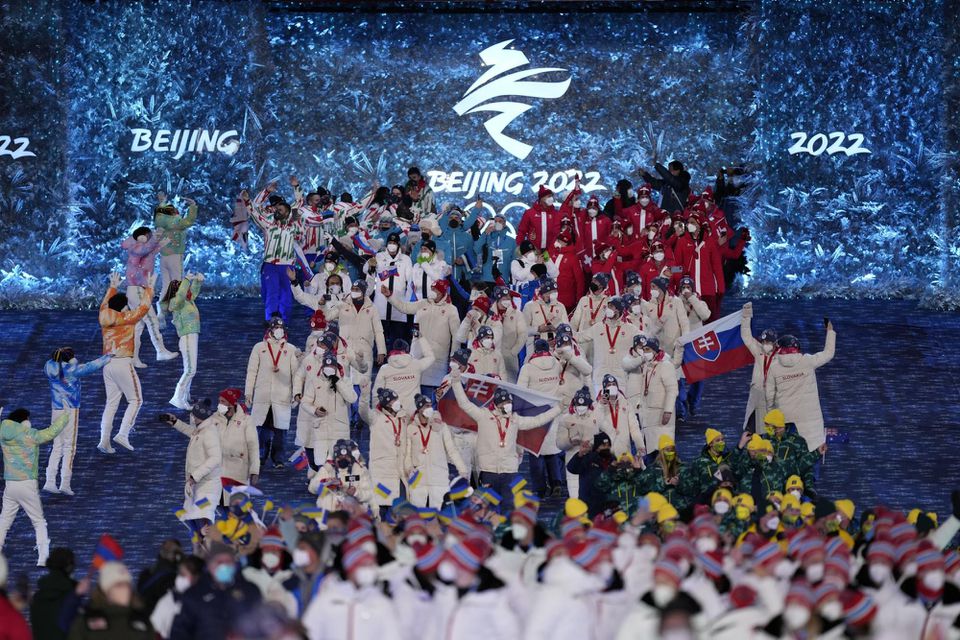 Tím Slovenska počas záverečného ceremoniálu zimných olympijských hier ZOH 2022 v Pekingu.
