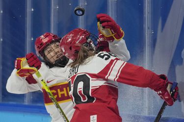 MS žien: Dánske hokejistky oslavujú prvé víťazstvo. Uspeli v nájazdoch