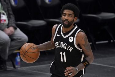 NBA: Brooklyn čelí kritike, rozhodol sa zaradiť do tímu nezaočkovaného Irvinga