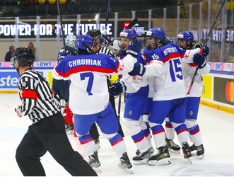 MS v hokeji U18: Slováci majú medaily na dosah. Čo od semifinále očakáva kapitán Štrbák?
