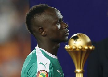 Africký pohár národov: Mane je po zrážke s brankárom v poriadku, štart vo štvrťfinále je ale otázny
