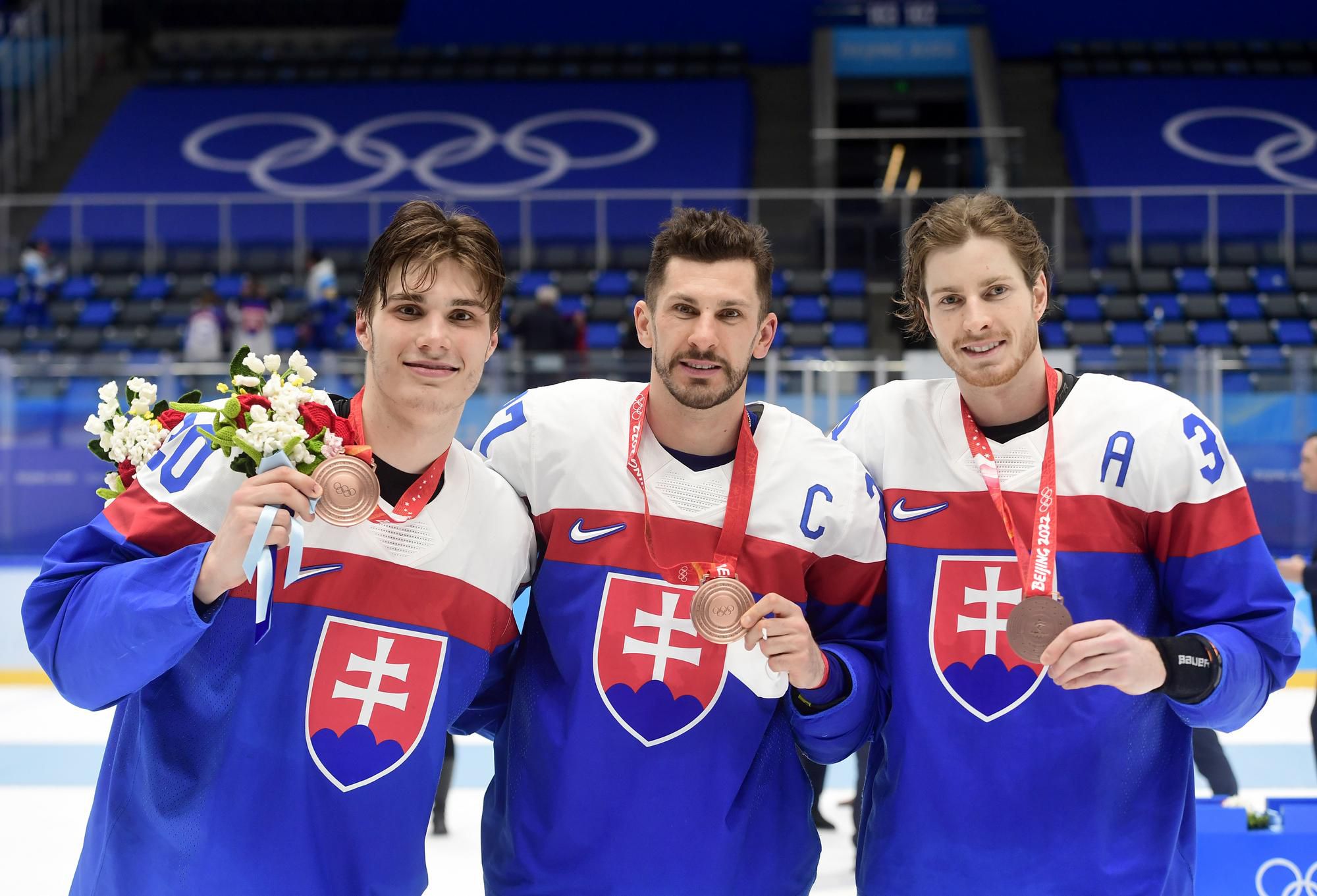 Zľava Juraj Slafkovský, Marek Hrivík a Peter Cehlárik.