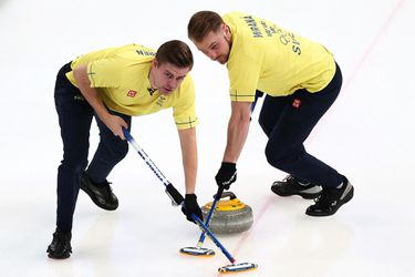 ZOH 2022 - curling: Švédi v Pekingu stále nenašli premožiteľa, víťazne aj Kanada