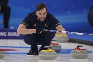 ZOH 2022: Švédski curleri našli prvého premožiteľa. Rusi zdolali Kanaďanov