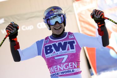 Svetový pohár: Marco Odermatt vyhral super-G na domácej zjazdovke vo Wengene