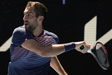 Australian Open: Čilič skončil na rakete Auger-Aliassimea, Medvedev do štvrťfinále