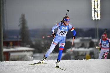 Biatlon - Ivona Fialková bojuje v pretekoch s hromadným štartom v Annecy