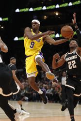 NBA: Cleveland získal z Lakers Ronda, veterán sa pokúsi nahradiť zraneného Rubia