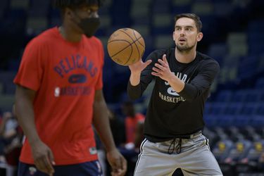 NBA: Hviezda českého basketbalu končí v San Antoniu po jednom zápase, vracia sa na známe miesto