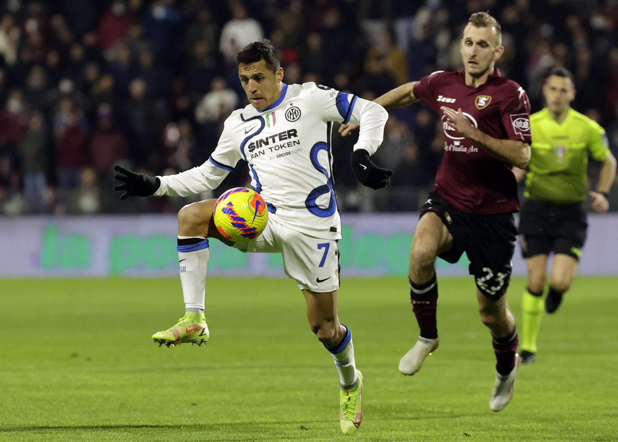 Norbert Gyömbér v zápase Salernitana - Inter Miláno