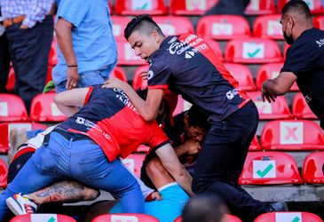 Masaker na futbalovom zápase v Mexiku. FIFA odsúdila hromadnú bitku