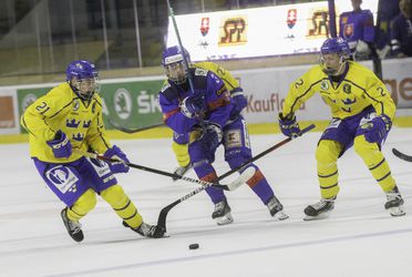 MS v hokeji U20: Štrbák proti Švédom už dvakrát udrel. Pôjde v otcových medailových stopách?
