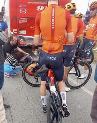 Víťaz Tour de France a Giro d´Italia sa zrazil s autobusom