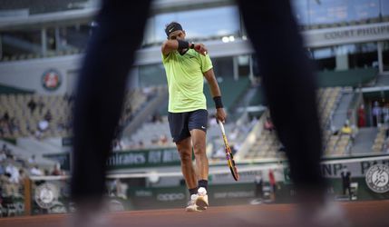 Rafael Nadal sa vrátil na kurty. V prvom zápase po zranení ho zdolal Andy Murray