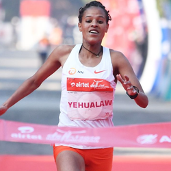 Etiópčanka Yehualawová vytvorila nový svetový rekord v cestnom behu na 10 km