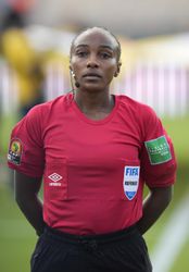 Na Africkom pohári národov sa písala história. Mukansangová sa stala prvou ženou, ktorá rozhodovala duel