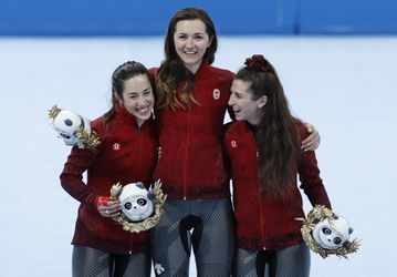 ZOH 2022 - rýchlokorčuľovanie: Kanaďankám pomohol k zlatu v stíhačke pád Japoniek