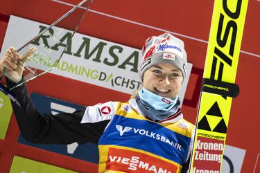Svetový pohár: Domáca skokanka Kramerová víťazkou na strednom mostíku v Ramsau