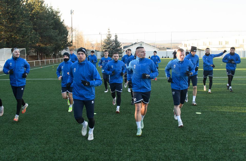 Futbalisti ViOn Zlaté Moravce počas prvého tréningu zimnej prípravy.