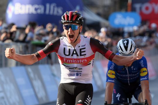 Tirreno - Adriatico: Pogačar triumfoval vo štvrtej etape a je aj na čele priebežného poradia
