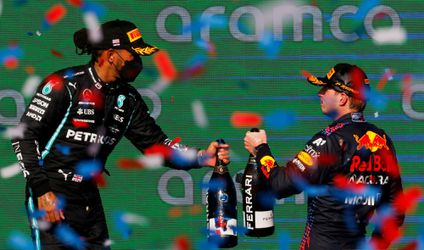 Napätie vo Formule 1 trvá: Správanie Hamiltona, bratríčkovanie Red Bullu i šikana Mercedesu