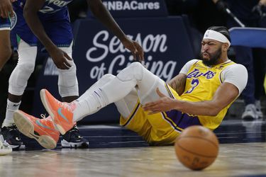 NBA: Veľká strata pre Lakers, Davis pre zranenie vynechá značný čas
